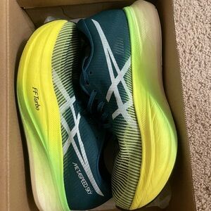 ASICS Metaspeed Sky Plus